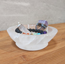 Load image into Gallery viewer, 12cm Selenite Bowl w/Foot