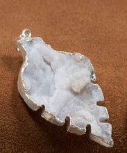 Load image into Gallery viewer, Agate Sculpture Pendants