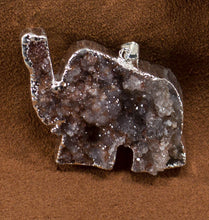 Load image into Gallery viewer, Agate Sculpture Pendants