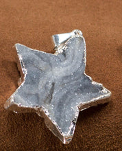 Load image into Gallery viewer, Agate Sculpture Pendants