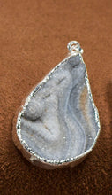 Load image into Gallery viewer, Agate Sculpture Pendants
