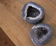 Load image into Gallery viewer, Natural Agate Polished Treasure Box